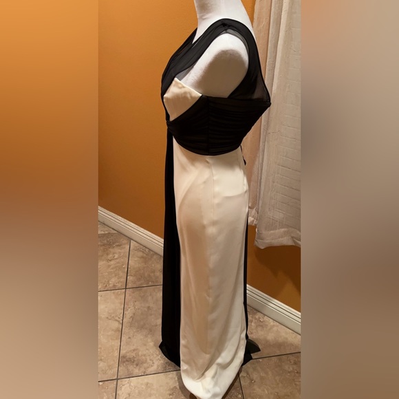 BCBG MAXAZRIA |  Women’s Evening Gown Dress Sleeveless Size 0 - Picture 9 of 10